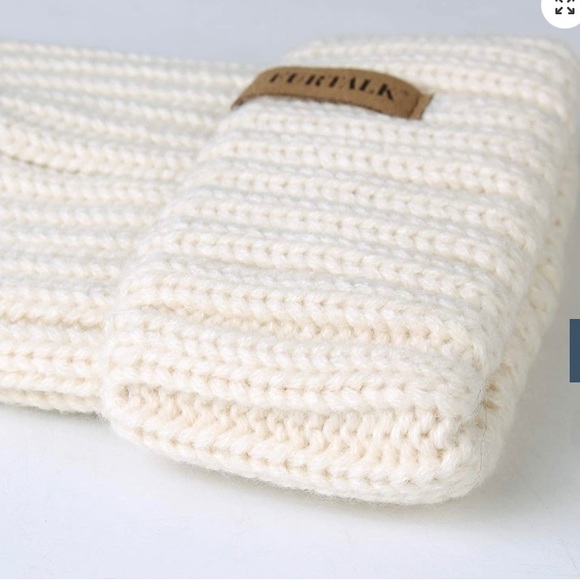 Furtalk beanie hat with faux fur ball nwot - Picture 5 of 6